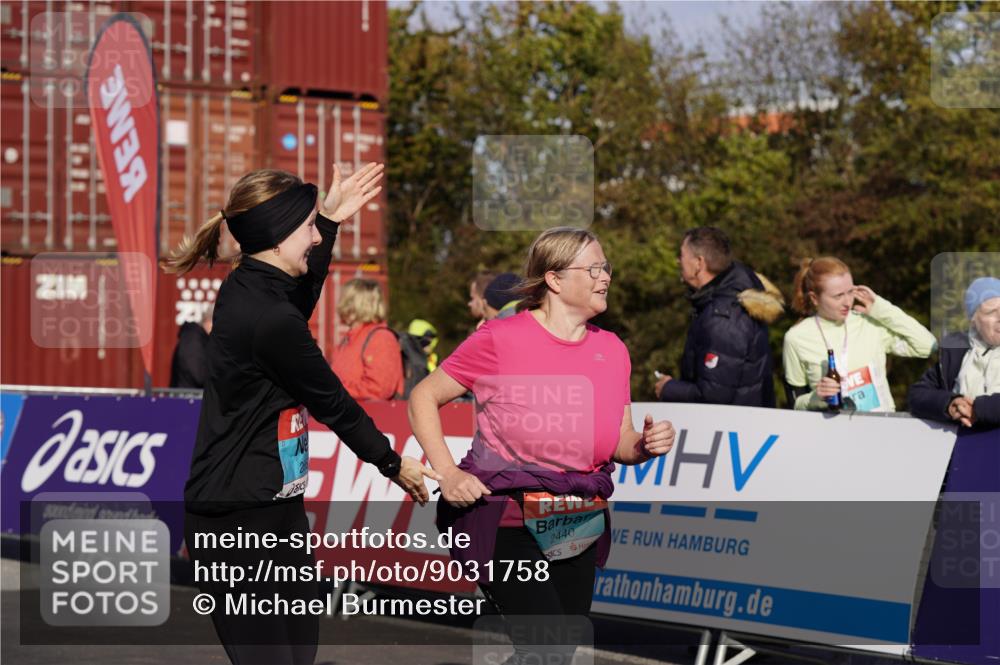 03.10.2025 - Köhlbrandbrückenlauf Michael Burmester http://msf.ph/oto/9031758 03.10.2025 10:38:29 Ziel 2042, 2440, 2575, 2626, 2627, 2662, 2859, 2860, 3040, 3437, 3438, 3442, 3621 meine-sportfotos.de