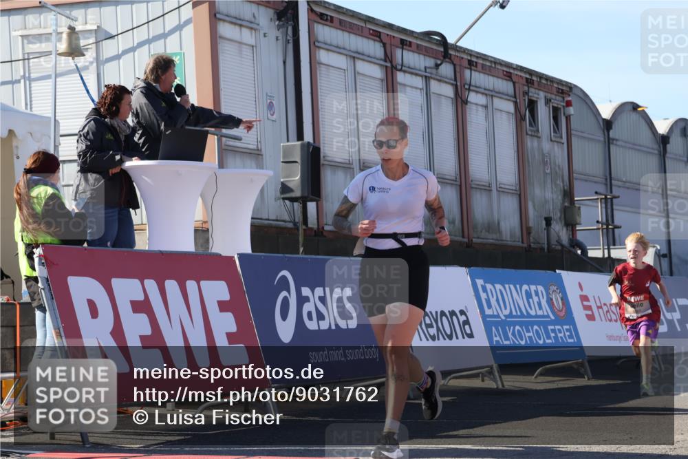 03.10.2025 - Köhlbrandbrückenlauf Luisa Fischer http://msf.ph/oto/9031762 03.10.2025 13:06:45 Ziel 4026, 4151, 4312, 4405, 5798, 5971, 6056, 6061, 6089, 6256, 6721 meine-sportfotos.de