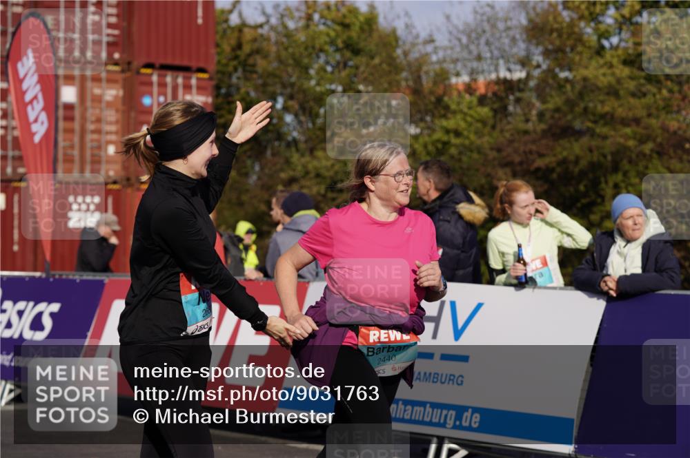 03.10.2025 - Köhlbrandbrückenlauf Michael Burmester http://msf.ph/oto/9031763 03.10.2025 10:38:29 Ziel 2042, 2440, 2575, 2626, 2627, 2662, 2859, 2860, 3040, 3437, 3438, 3442, 3621 meine-sportfotos.de