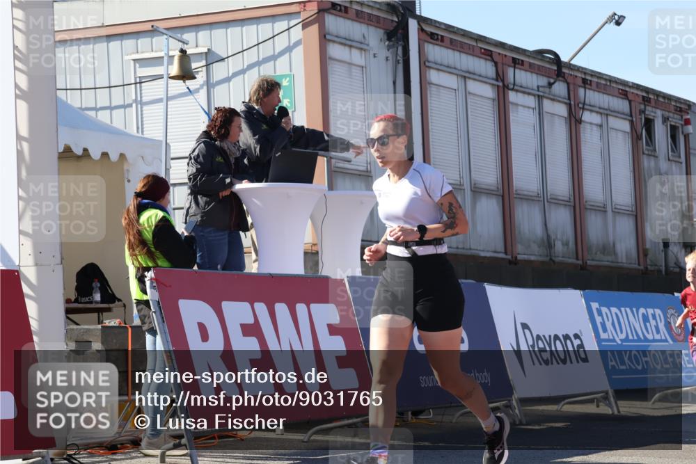 03.10.2025 - Köhlbrandbrückenlauf Luisa Fischer http://msf.ph/oto/9031765 03.10.2025 13:06:45 Ziel 4026, 4151, 4312, 4405, 5798, 5971, 6056, 6061, 6089, 6256, 6721 meine-sportfotos.de