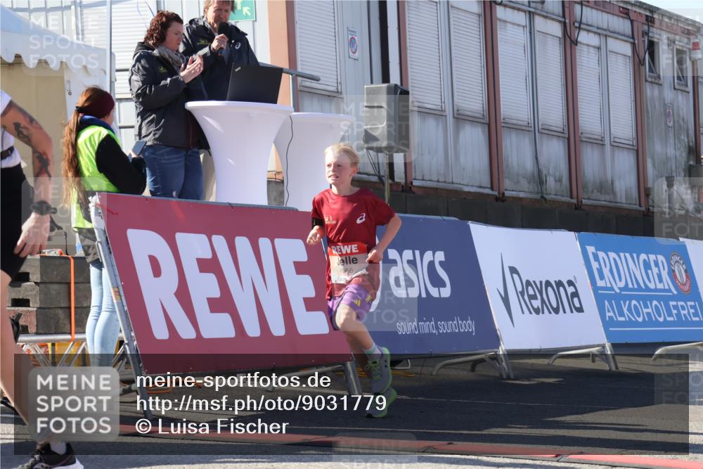 03.10.2025 - Köhlbrandbrückenlauf Luisa Fischer http://msf.ph/oto/9031779 03.10.2025 13:06:47 Ziel 4026, 4312, 4405, 5798, 5963, 5971, 6056, 6061, 6089, 6256, 6721, 6745 meine-sportfotos.de
