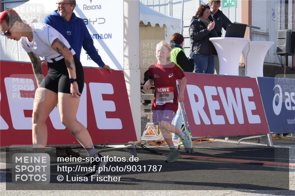 03.10.2025 - Köhlbrandbrückenlauf Luisa Fischer http://msf.ph/oto/9031787 03.10.2025 13:06:47 Ziel 4026, 4312, 4405, 5798, 5963, 5971, 6056, 6061, 6089, 6256, 6721, 6745 meine-sportfotos.de