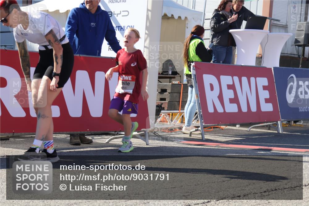 03.10.2025 - Köhlbrandbrückenlauf Luisa Fischer http://msf.ph/oto/9031791 03.10.2025 13:06:48 Ziel 4405, 5798, 5963, 5971, 6056, 6061, 6089, 6721, 6745 meine-sportfotos.de