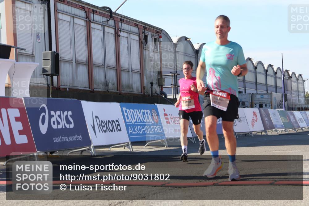 03.10.2025 - Köhlbrandbrückenlauf Luisa Fischer http://msf.ph/oto/9031802 03.10.2025 13:06:51 Ziel 5963, 5971, 6056, 6089, 6721, 6745 meine-sportfotos.de