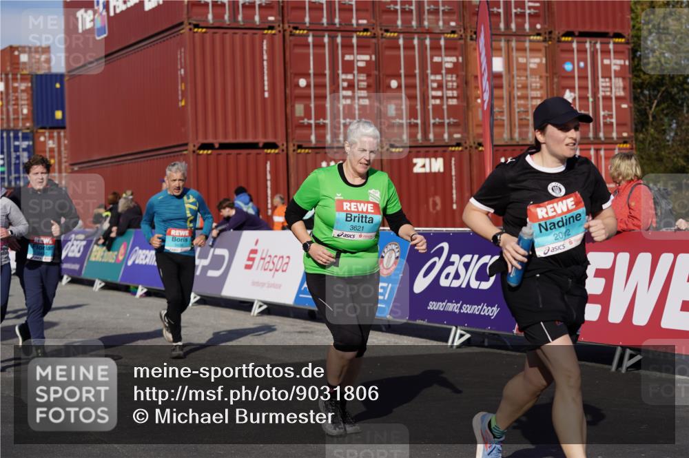 03.10.2025 - Köhlbrandbrückenlauf Michael Burmester http://msf.ph/oto/9031806 03.10.2025 10:38:33 Ziel 2042, 2279, 2434, 2575, 2626, 2627, 3040, 3437, 3438, 3442, 3475, 3621 meine-sportfotos.de