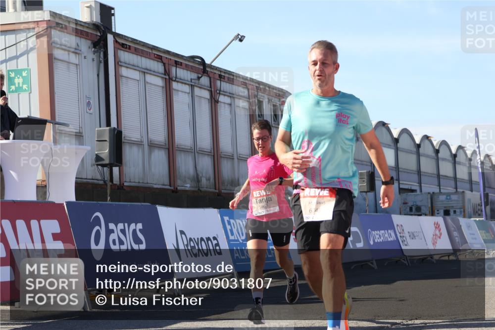 03.10.2025 - Köhlbrandbrückenlauf Luisa Fischer http://msf.ph/oto/9031807 03.10.2025 13:06:52 Ziel 5963, 5971, 6056, 6089, 6745, 6799 meine-sportfotos.de