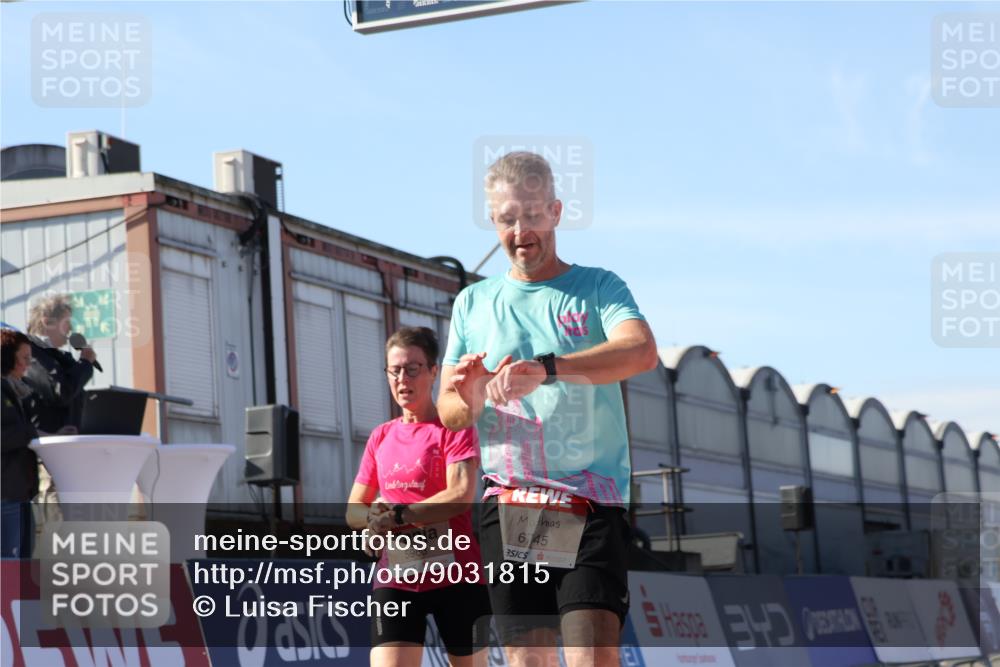03.10.2025 - Köhlbrandbrückenlauf Luisa Fischer http://msf.ph/oto/9031815 03.10.2025 13:06:52 Ziel 5963, 5971, 6056, 6089, 6745, 6799 meine-sportfotos.de