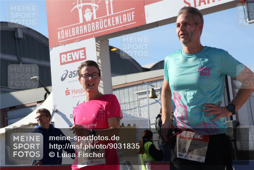 03.10.2025 - Köhlbrandbrückenlauf Luisa Fischer http://msf.ph/oto/9031835 03.10.2025 13:06:54 Ziel 4152, 4249, 5963, 6056, 6089, 6745, 6799 meine-sportfotos.de