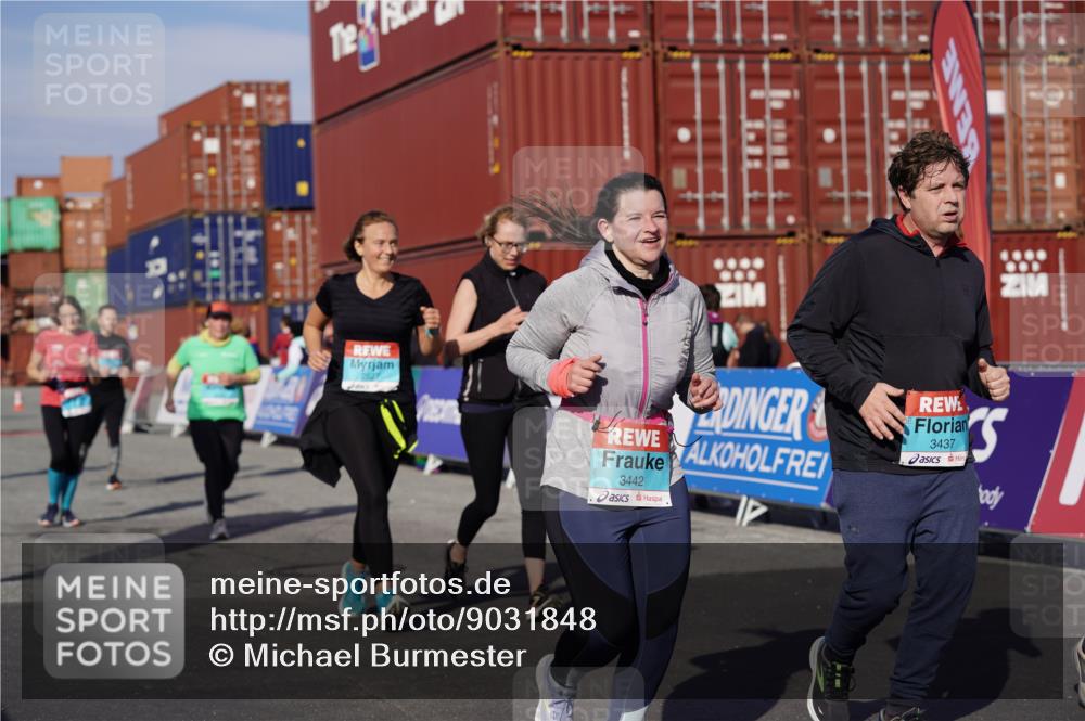 03.10.2025 - Köhlbrandbrückenlauf Michael Burmester http://msf.ph/oto/9031848 03.10.2025 10:38:36 Ziel 2279, 2434, 2575, 2626, 2627, 3040, 3437, 3438, 3442, 3475 meine-sportfotos.de