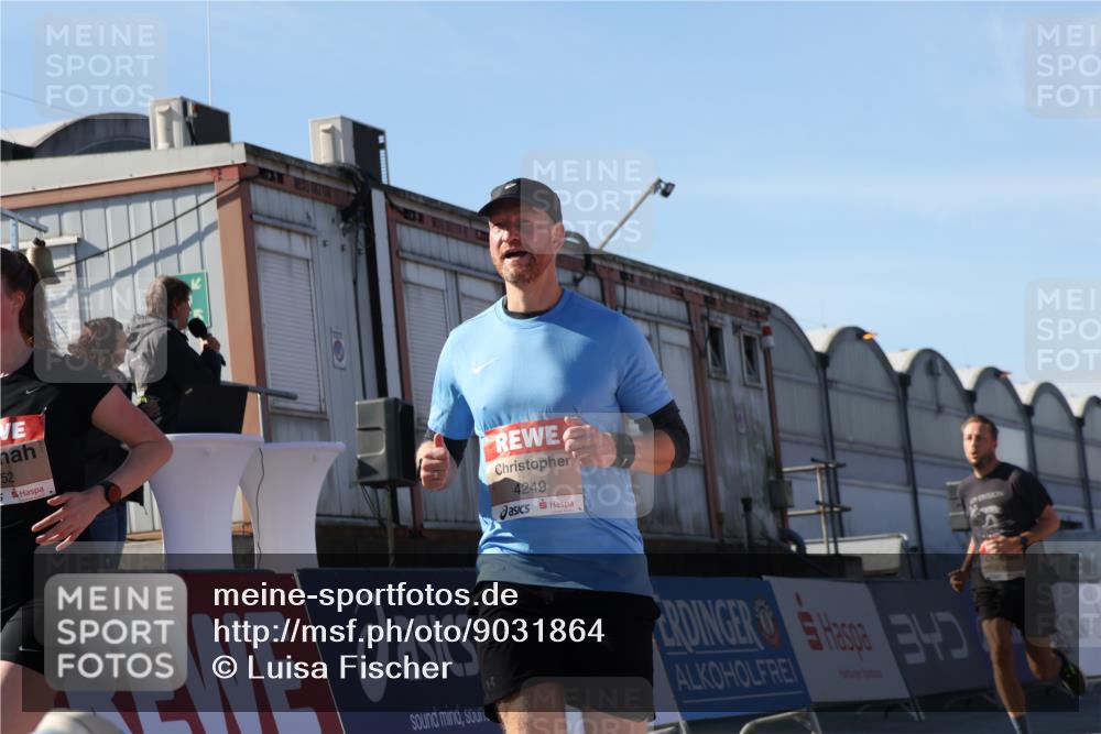 03.10.2025 - Köhlbrandbrückenlauf Luisa Fischer http://msf.ph/oto/9031864 03.10.2025 13:06:59 Ziel 4152, 4249, 4451, 4588, 5963, 6423, 6427, 6745, 6799, 6822 meine-sportfotos.de
