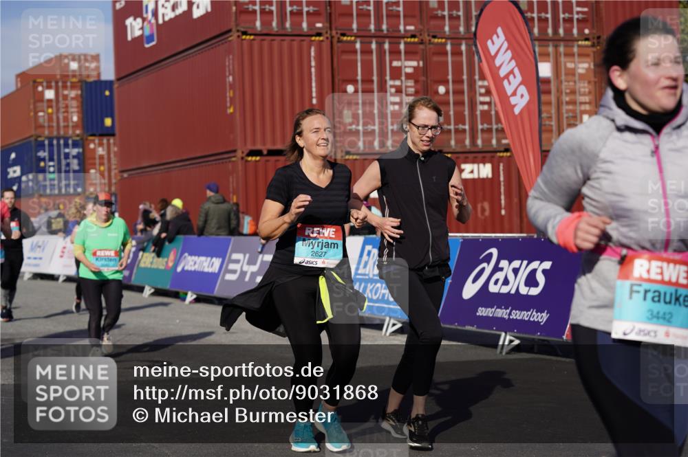 03.10.2025 - Köhlbrandbrückenlauf Michael Burmester http://msf.ph/oto/9031868 03.10.2025 10:38:37 Ziel 2279, 2434, 2575, 2626, 2627, 3040, 3412, 3413, 3475 meine-sportfotos.de
