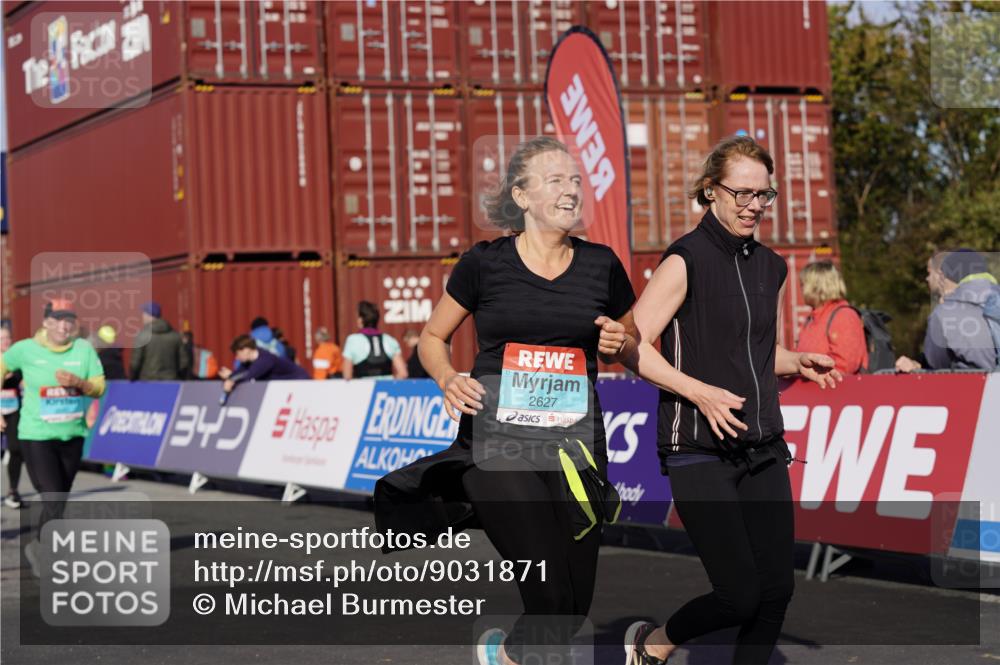 03.10.2025 - Köhlbrandbrückenlauf Michael Burmester http://msf.ph/oto/9031871 03.10.2025 10:38:37 Ziel 2279, 2434, 2575, 2626, 2627, 3040, 3412, 3413, 3475 meine-sportfotos.de