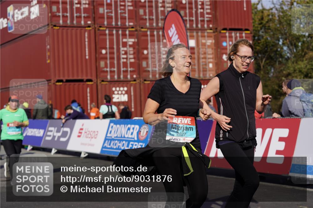 03.10.2025 - Köhlbrandbrückenlauf Michael Burmester http://msf.ph/oto/9031876 03.10.2025 10:38:37 Ziel 2279, 2434, 2575, 2626, 2627, 3040, 3412, 3413, 3475 meine-sportfotos.de
