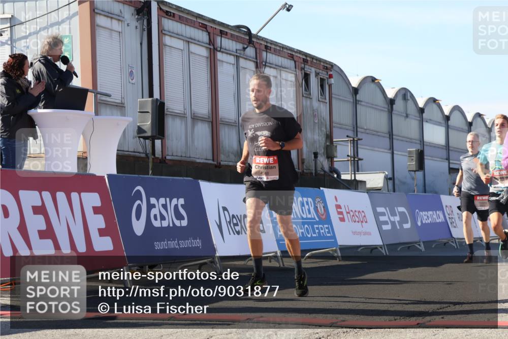 03.10.2025 - Köhlbrandbrückenlauf Luisa Fischer http://msf.ph/oto/9031877 03.10.2025 13:07:00 Ziel 4152, 4249, 4451, 4588, 4804, 5963, 6065, 6423, 6427, 6745, 6799, 6822 meine-sportfotos.de