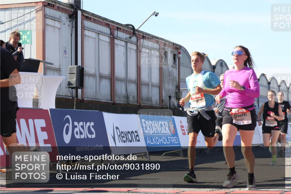 03.10.2025 - Köhlbrandbrückenlauf Luisa Fischer http://msf.ph/oto/9031890 03.10.2025 13:07:01 Ziel 4152, 4249, 4451, 4588, 4804, 5963, 6065, 6423, 6427, 6745, 6799, 6822 meine-sportfotos.de