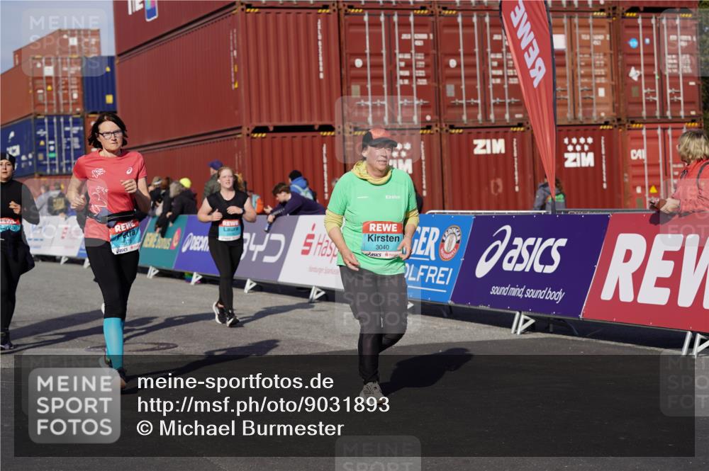 03.10.2025 - Köhlbrandbrückenlauf Michael Burmester http://msf.ph/oto/9031893 03.10.2025 10:38:39 Ziel 2279, 2434, 2575, 2626, 2627, 3040, 3412, 3413, 3475 meine-sportfotos.de