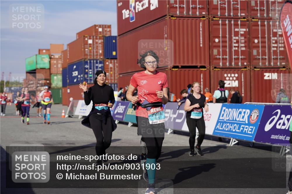 03.10.2025 - Köhlbrandbrückenlauf Michael Burmester http://msf.ph/oto/9031903 03.10.2025 10:38:40 Ziel 2279, 2434, 2575, 3412, 3413, 3475 meine-sportfotos.de