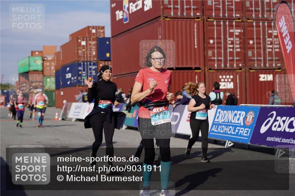 03.10.2025 - Köhlbrandbrückenlauf Michael Burmester http://msf.ph/oto/9031911 03.10.2025 10:38:40 Ziel 2279, 2434, 2575, 3412, 3413, 3475 meine-sportfotos.de