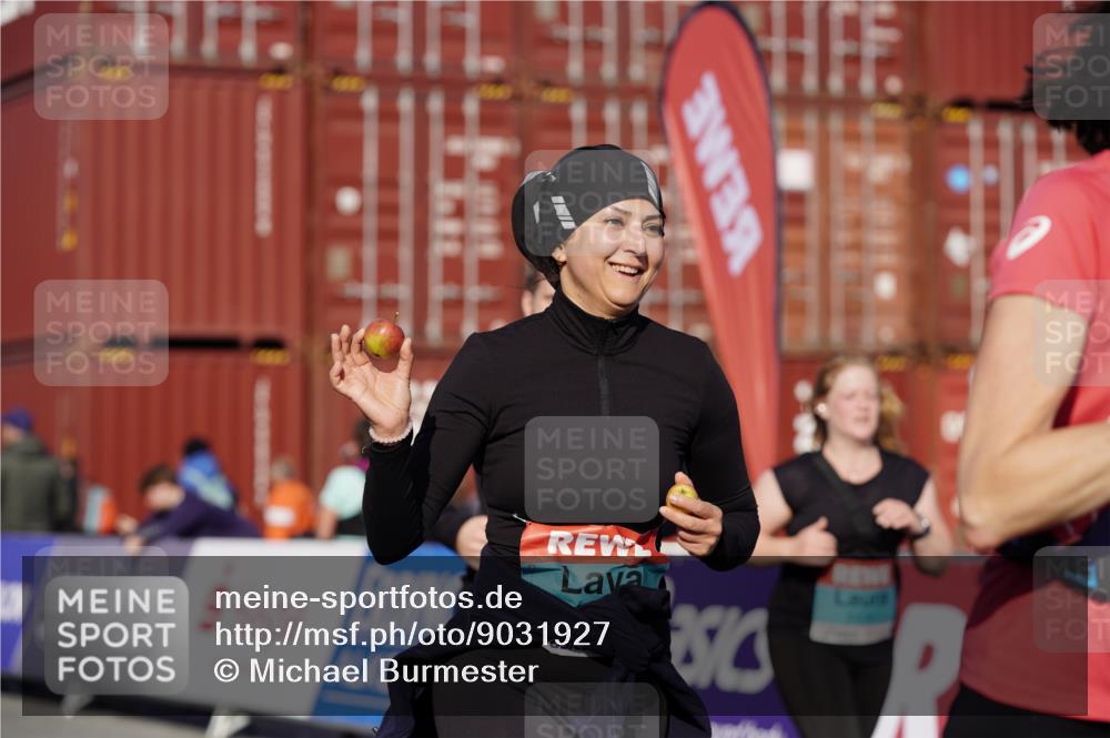 03.10.2025 - Köhlbrandbrückenlauf Michael Burmester http://msf.ph/oto/9031927 03.10.2025 10:38:42 Ziel 2279, 2434, 2756, 3412, 3413, 3475, 3733 meine-sportfotos.de