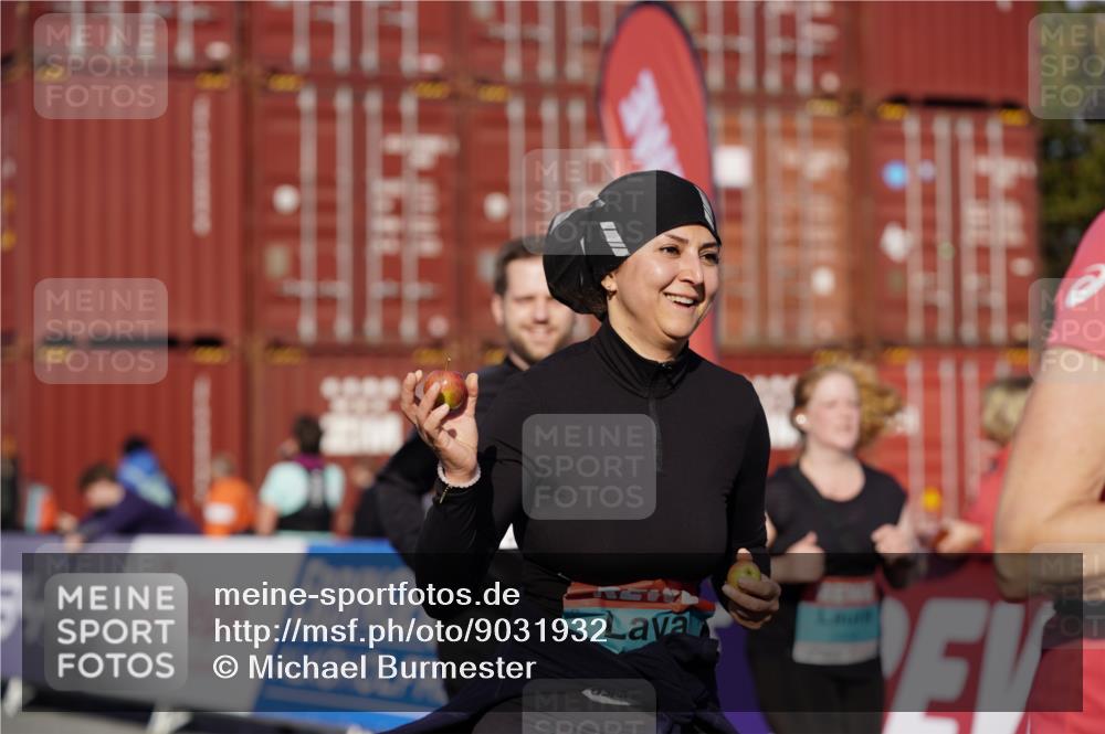 03.10.2025 - Köhlbrandbrückenlauf Michael Burmester http://msf.ph/oto/9031932 03.10.2025 10:38:42 Ziel 2279, 2434, 2756, 3412, 3413, 3475, 3733 meine-sportfotos.de