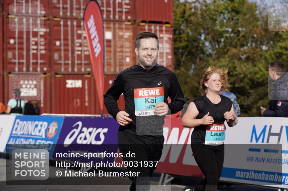 03.10.2025 - Köhlbrandbrückenlauf Michael Burmester http://msf.ph/oto/9031937 03.10.2025 10:38:43 Ziel 1880, 2279, 2434, 2438, 2756, 3412, 3413, 3433, 3733 meine-sportfotos.de