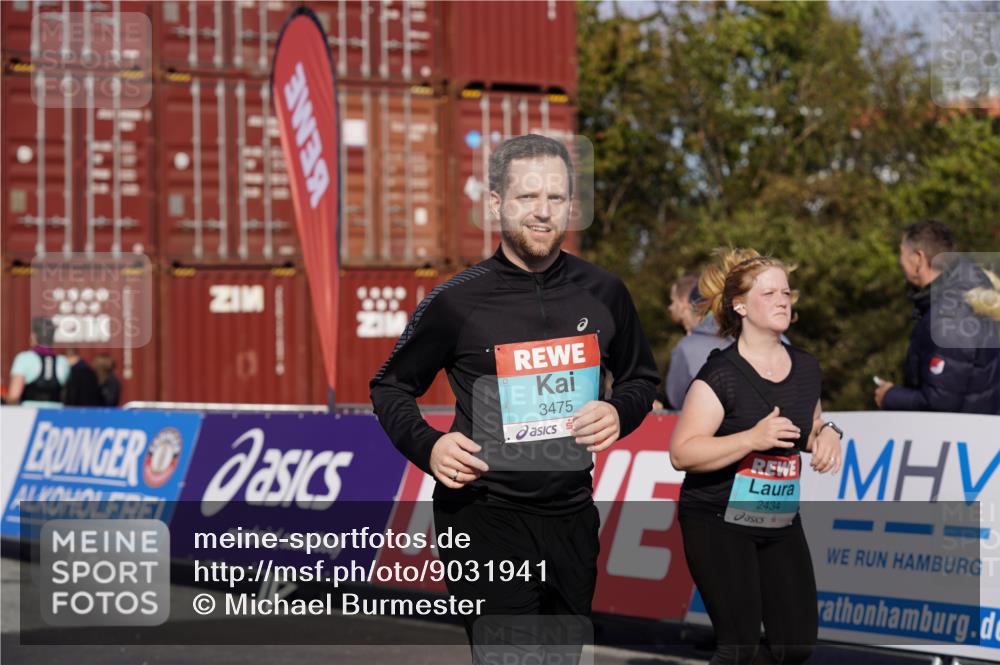 03.10.2025 - Köhlbrandbrückenlauf Michael Burmester http://msf.ph/oto/9031941 03.10.2025 10:38:43 Ziel 1880, 2279, 2434, 2438, 2756, 3412, 3413, 3433, 3733 meine-sportfotos.de