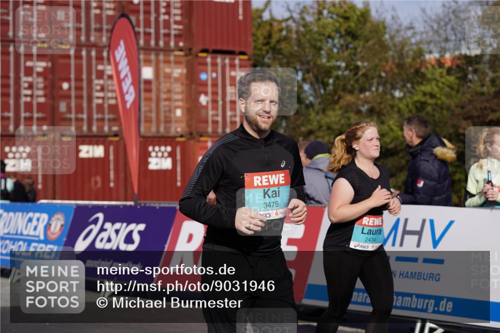 03.10.2025 - Köhlbrandbrückenlauf Michael Burmester http://msf.ph/oto/9031946 03.10.2025 10:38:43 Ziel 1880, 2279, 2434, 2438, 2756, 3412, 3413, 3433, 3733 meine-sportfotos.de
