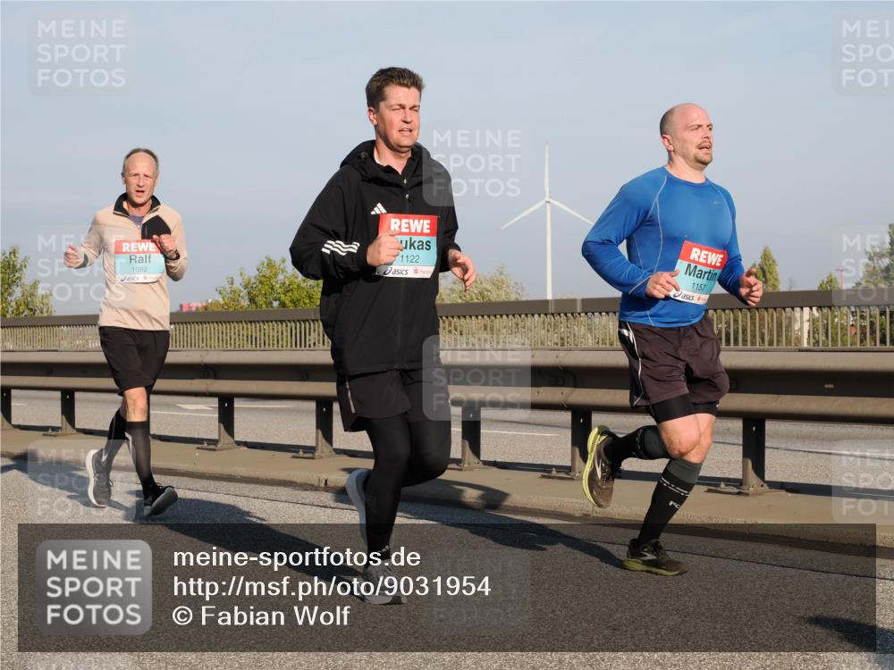 03.10.2025 - Köhlbrandbrückenlauf Fabian Wolf http://msf.ph/oto/9031954 03.10.2025 09:46:11 Position 3 1082, 1122, 1157 meine-sportfotos.de