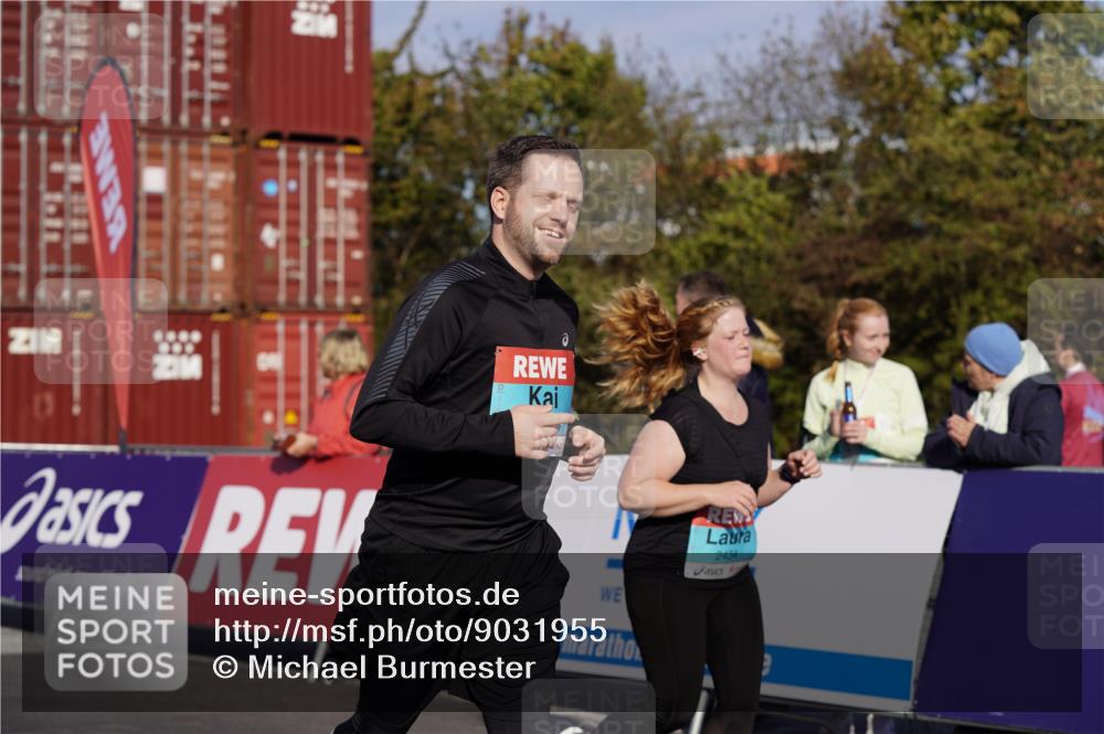 03.10.2025 - Köhlbrandbrückenlauf Michael Burmester http://msf.ph/oto/9031955 03.10.2025 10:38:43 Ziel 1880, 2279, 2434, 2438, 2756, 3412, 3413, 3433, 3733 meine-sportfotos.de
