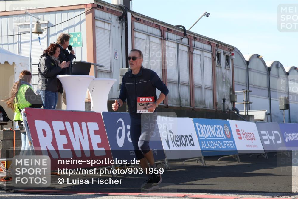 03.10.2025 - Köhlbrandbrückenlauf Luisa Fischer http://msf.ph/oto/9031959 03.10.2025 13:07:08 Ziel 4152, 4249, 4444, 4451, 4588, 4804, 6065, 6302, 6423, 6427, 6467, 6799, 6822 meine-sportfotos.de