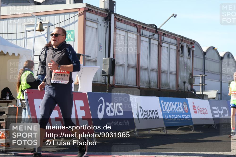 03.10.2025 - Köhlbrandbrückenlauf Luisa Fischer http://msf.ph/oto/9031965 03.10.2025 13:07:08 Ziel 4152, 4249, 4444, 4451, 4588, 4804, 6065, 6302, 6423, 6427, 6467, 6799, 6822 meine-sportfotos.de