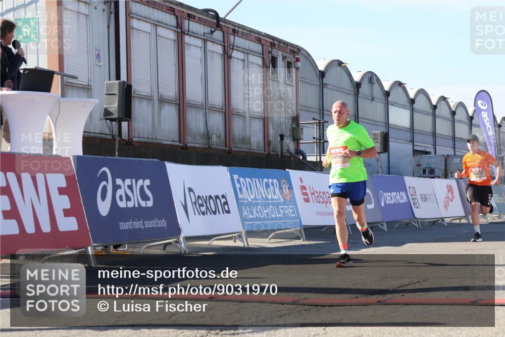03.10.2025 - Köhlbrandbrückenlauf Luisa Fischer http://msf.ph/oto/9031970 03.10.2025 13:07:09 Ziel 4152, 4249, 4444, 4451, 4588, 4804, 6065, 6302, 6423, 6427, 6467, 6822 meine-sportfotos.de