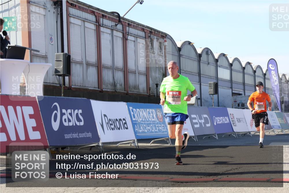 03.10.2025 - Köhlbrandbrückenlauf Luisa Fischer http://msf.ph/oto/9031973 03.10.2025 13:07:09 Ziel 4152, 4249, 4444, 4451, 4588, 4804, 6065, 6302, 6423, 6427, 6467, 6822 meine-sportfotos.de