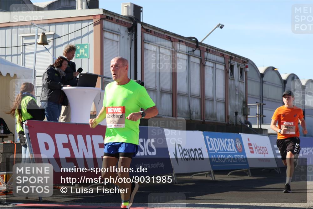 03.10.2025 - Köhlbrandbrückenlauf Luisa Fischer http://msf.ph/oto/9031985 03.10.2025 13:07:11 Ziel 4444, 4451, 4588, 4804, 6065, 6302, 6423, 6427, 6467, 6822 meine-sportfotos.de
