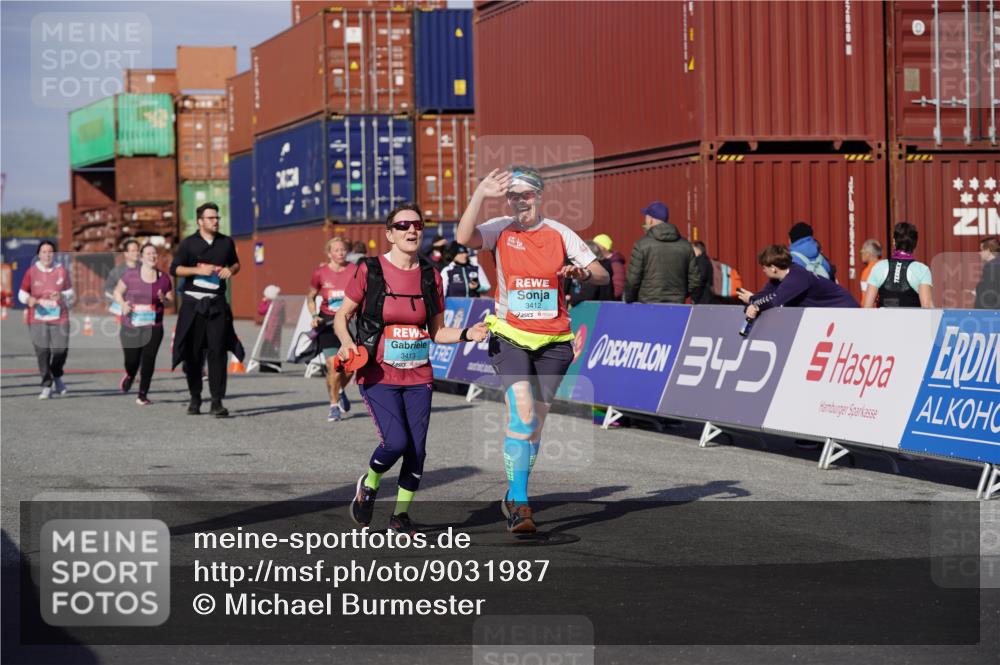 03.10.2025 - Köhlbrandbrückenlauf Michael Burmester http://msf.ph/oto/9031987 03.10.2025 10:38:46 Ziel 1256, 1880, 2378, 2438, 2442, 2756, 3130, 3412, 3413, 3433, 3733 meine-sportfotos.de