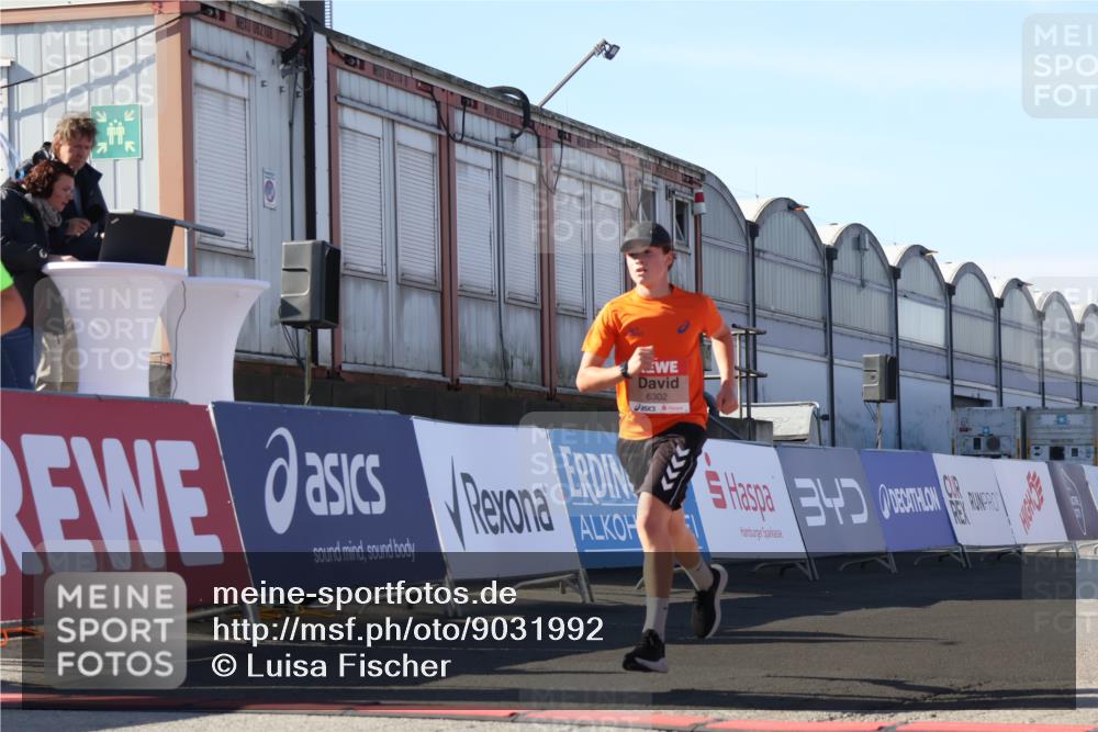 03.10.2025 - Köhlbrandbrückenlauf Luisa Fischer http://msf.ph/oto/9031992 03.10.2025 13:07:11 Ziel 4444, 4451, 4588, 4804, 6065, 6302, 6423, 6427, 6467, 6822 meine-sportfotos.de