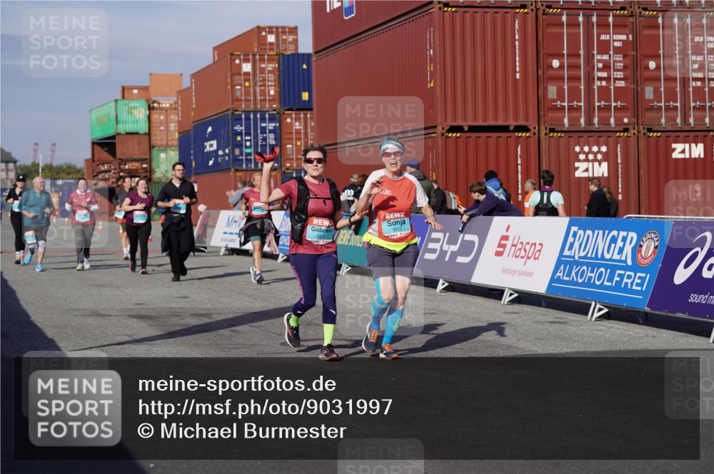 03.10.2025 - Köhlbrandbrückenlauf Michael Burmester http://msf.ph/oto/9031997 03.10.2025 10:38:47 Ziel 1256, 1880, 2378, 2438, 2442, 2756, 3130, 3412, 3413, 3433, 3733 meine-sportfotos.de