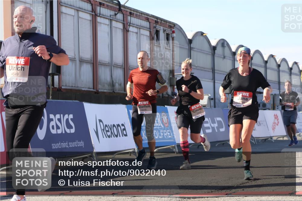 03.10.2025 - Köhlbrandbrückenlauf Luisa Fischer http://msf.ph/oto/9032040 03.10.2025 13:07:20 Ziel 4287, 4590, 4649, 4794, 4806, 5645, 5646, 5870, 5872, 6302, 6459, 6467 meine-sportfotos.de