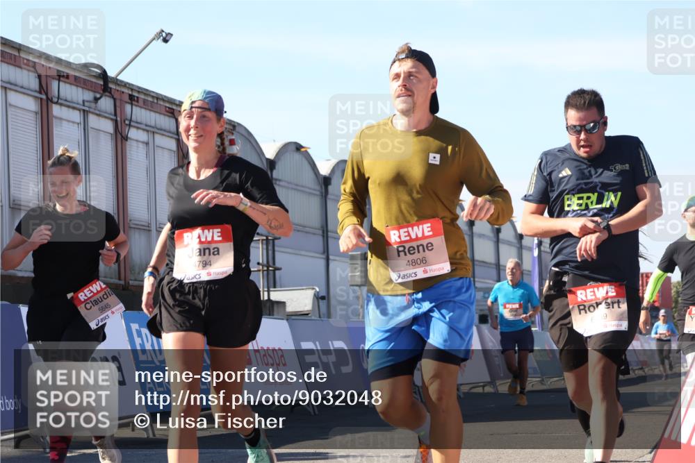 03.10.2025 - Köhlbrandbrückenlauf Luisa Fischer http://msf.ph/oto/9032048 03.10.2025 13:07:21 Ziel 4287, 4288, 4590, 4649, 4794, 4806, 5645, 5646, 5870, 5872, 6302, 6459, 6467 meine-sportfotos.de