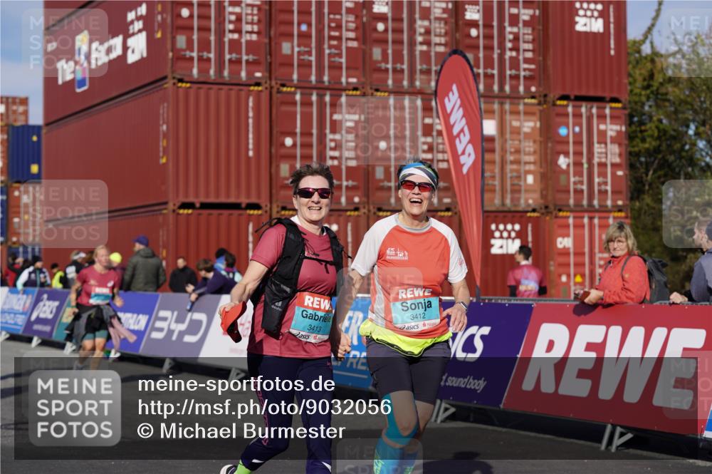 03.10.2025 - Köhlbrandbrückenlauf Michael Burmester http://msf.ph/oto/9032056 03.10.2025 10:38:49 Ziel 1256, 1880, 2378, 2438, 2442, 2756, 3130, 3412, 3413, 3433, 3733 meine-sportfotos.de