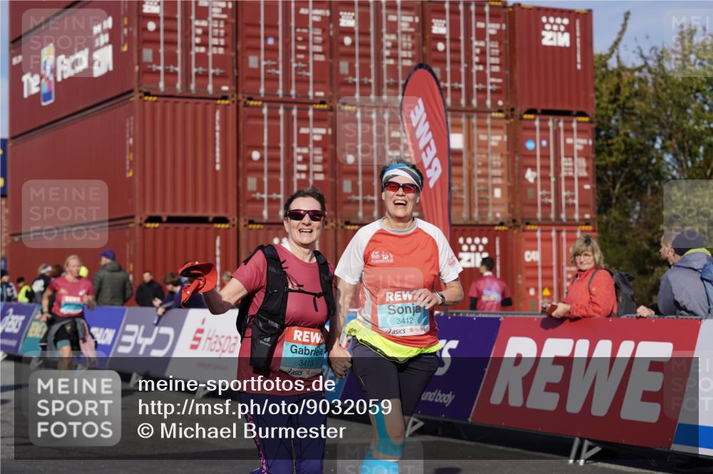 03.10.2025 - Köhlbrandbrückenlauf Michael Burmester http://msf.ph/oto/9032059 03.10.2025 10:38:49 Ziel 1256, 1880, 2378, 2438, 2442, 2756, 3130, 3412, 3413, 3433, 3733 meine-sportfotos.de