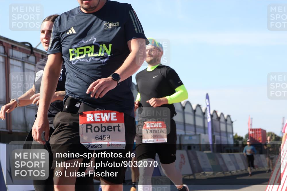 03.10.2025 - Köhlbrandbrückenlauf Luisa Fischer http://msf.ph/oto/9032070 03.10.2025 13:07:23 Ziel 4113, 4287, 4288, 4590, 4649, 4794, 4806, 5645, 5646, 5870, 5872, 6459 meine-sportfotos.de