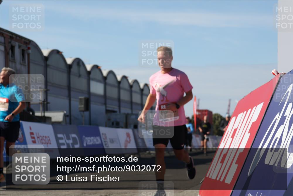 03.10.2025 - Köhlbrandbrückenlauf Luisa Fischer http://msf.ph/oto/9032072 03.10.2025 13:07:24 Ziel 4113, 4287, 4288, 4590, 4636, 4649, 4794, 4806, 5645, 5646, 5870, 5872, 6459 meine-sportfotos.de
