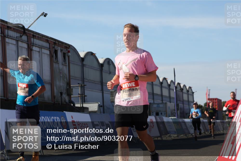 03.10.2025 - Köhlbrandbrückenlauf Luisa Fischer http://msf.ph/oto/9032077 03.10.2025 13:07:25 Ziel 4113, 4287, 4288, 4590, 4636, 4649, 4794, 4806, 5645, 5646, 5870, 5872, 6459 meine-sportfotos.de