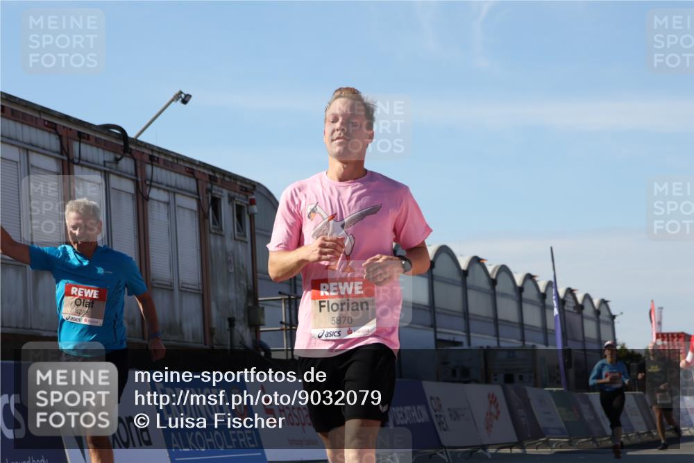03.10.2025 - Köhlbrandbrückenlauf Luisa Fischer http://msf.ph/oto/9032079 03.10.2025 13:07:25 Ziel 4113, 4287, 4288, 4590, 4636, 4649, 4794, 4806, 5645, 5646, 5870, 5872, 6459 meine-sportfotos.de