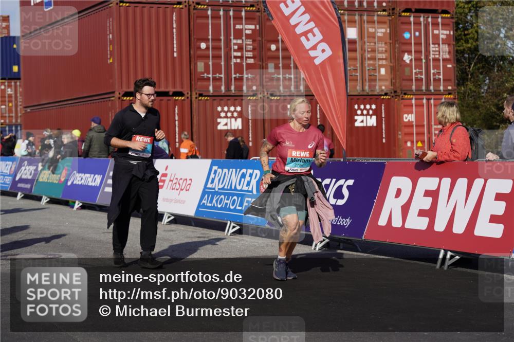 03.10.2025 - Köhlbrandbrückenlauf Michael Burmester http://msf.ph/oto/9032080 03.10.2025 10:38:52 Ziel 1256, 1880, 2261, 2378, 2438, 2442, 2756, 3130, 3433, 3733 meine-sportfotos.de