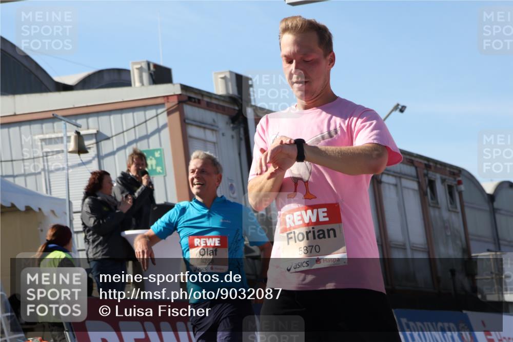 03.10.2025 - Köhlbrandbrückenlauf Luisa Fischer http://msf.ph/oto/9032087 03.10.2025 13:07:26 Ziel 4113, 4287, 4288, 4375, 4590, 4636, 4649, 4794, 4806, 5645, 5646, 5870, 5872, 6459 meine-sportfotos.de