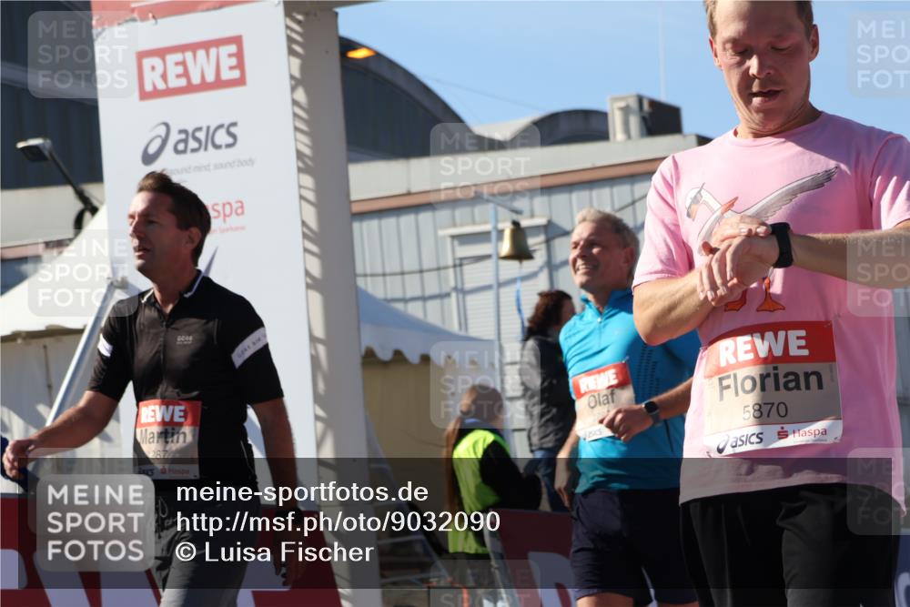 03.10.2025 - Köhlbrandbrückenlauf Luisa Fischer http://msf.ph/oto/9032090 03.10.2025 13:07:26 Ziel 4113, 4287, 4288, 4375, 4590, 4636, 4649, 4794, 4806, 5645, 5646, 5870, 5872, 6459 meine-sportfotos.de