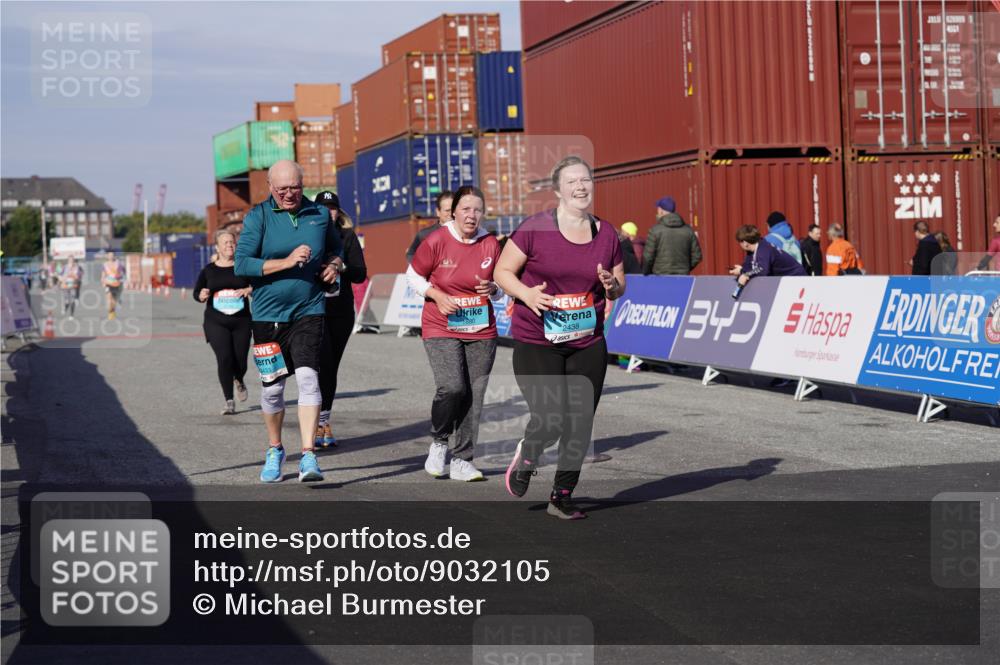 03.10.2025 - Köhlbrandbrückenlauf Michael Burmester http://msf.ph/oto/9032105 03.10.2025 10:38:53 Ziel 1256, 1880, 2261, 2378, 2438, 2442, 2756, 3130, 3433, 3733 meine-sportfotos.de