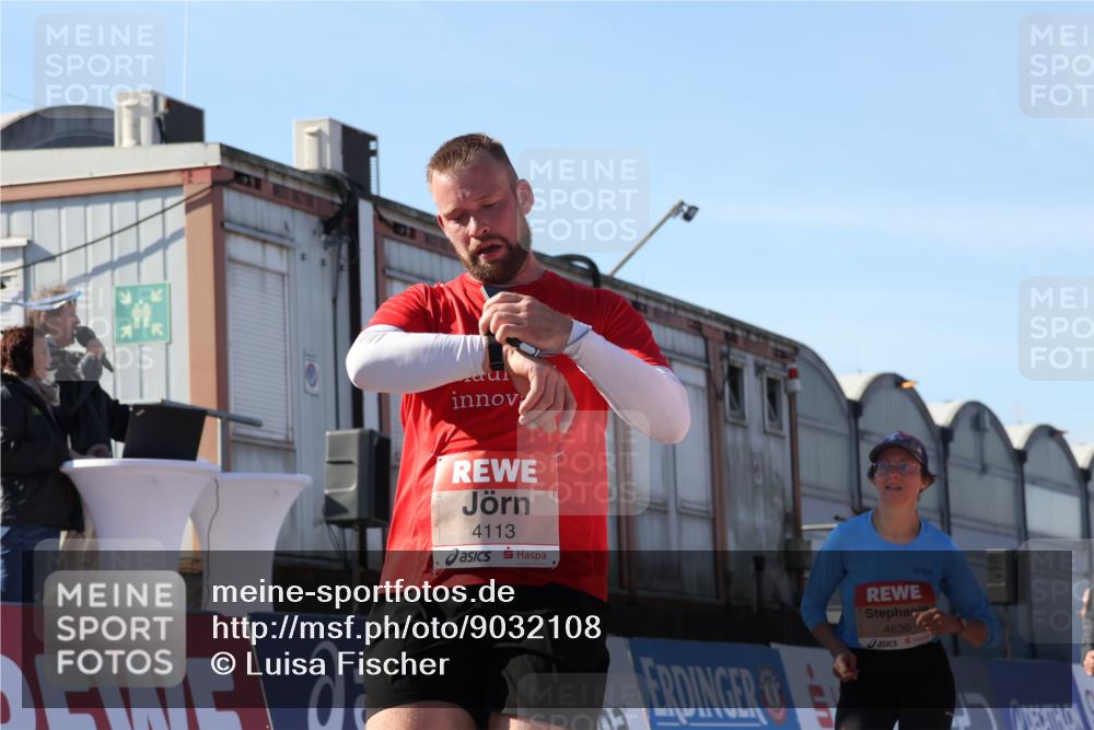 03.10.2025 - Köhlbrandbrückenlauf Luisa Fischer http://msf.ph/oto/9032108 03.10.2025 13:07:29 Ziel 4113, 4254, 4287, 4288, 4375, 4590, 4636, 4649, 4794, 4806, 5645, 5646, 5870, 5872, 6459 meine-sportfotos.de